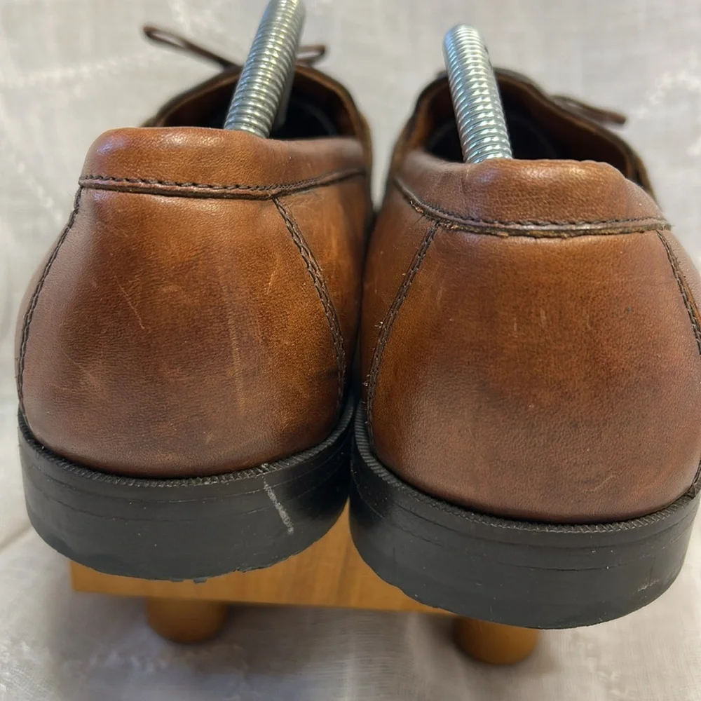 Johnston and Murphy leather loafers with tussles almost NEW